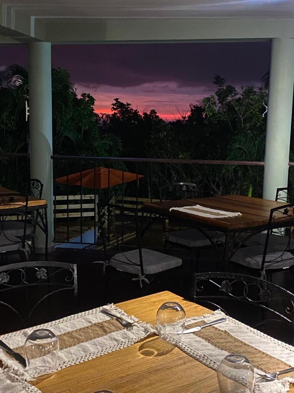 Drapers Lf Jungle Retreat酒店 外观 照片